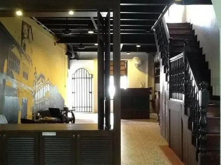Муанг: Sunny Hostel Phuket