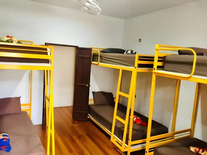 Муанг: Sunny Hostel Phuket