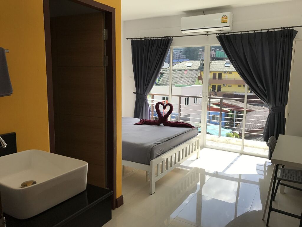 Кату: Bedbox Guesthouse & Hostel