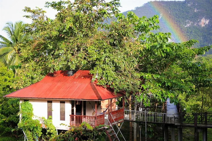 Фаном: Smiley Bungalow