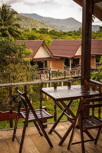 Фаном: Smiley Bungalow