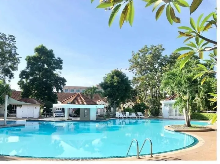 Лопбури: Lopburi Inn