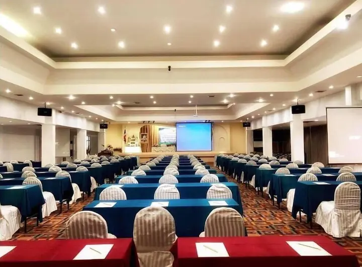 Лопбури: Lopburi Inn