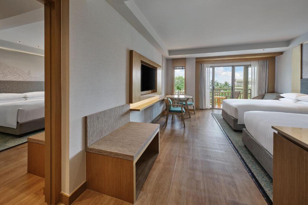 Кату: Phuket Marriott Resort & Spa, Merlin Beach