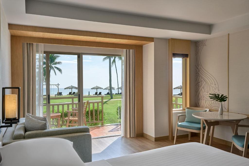 Кату: Phuket Marriott Resort & Spa, Merlin Beach