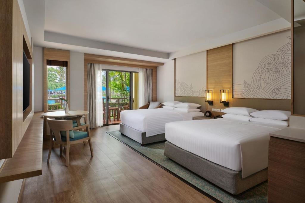 Кату: Phuket Marriott Resort & Spa, Merlin Beach