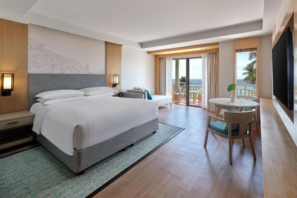 Кату: Phuket Marriott Resort & Spa, Merlin Beach