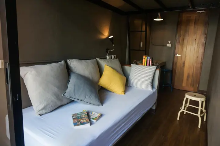 Бангкок: In A Box Hostel