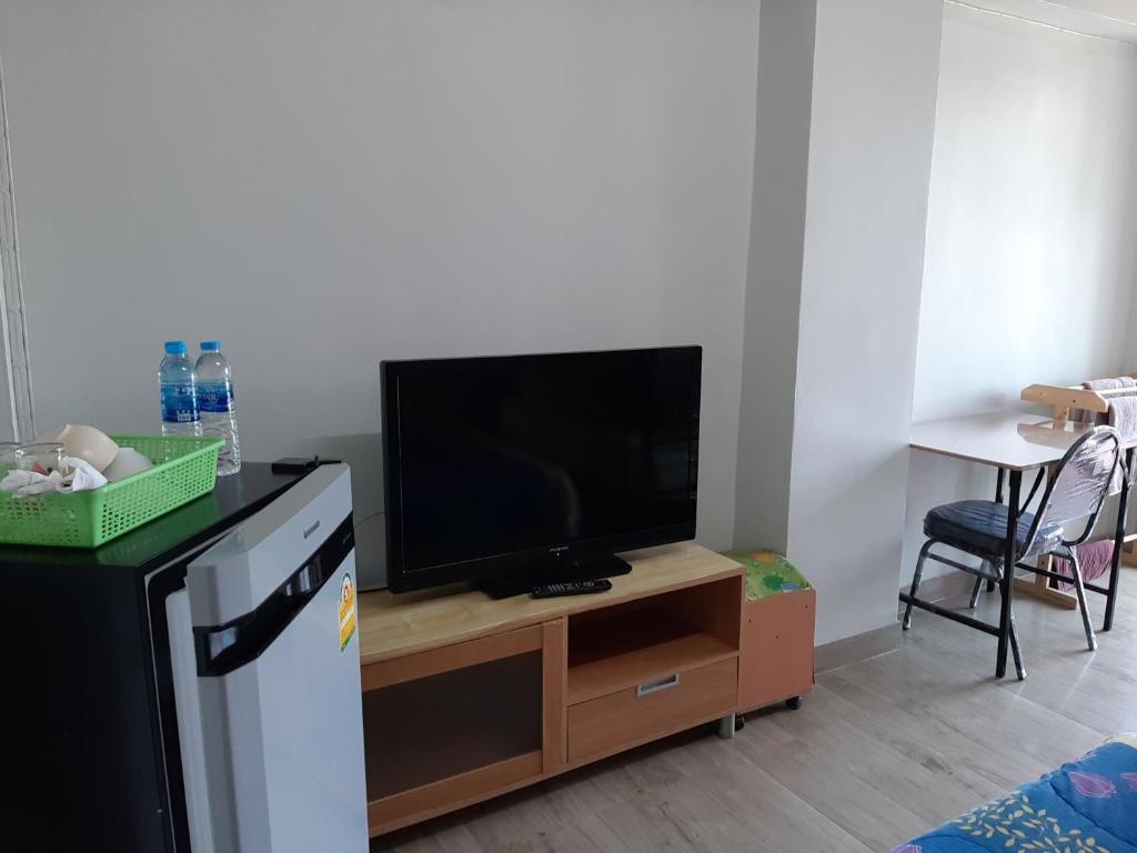 Нонтхабури: Vanlisut Hotel Ngamwongwan