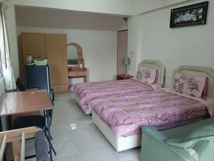 Нонтхабури: Vanlisut Hotel Ngamwongwan
