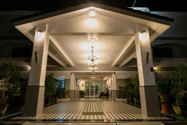 Чумпхон: The Mercy Hotel