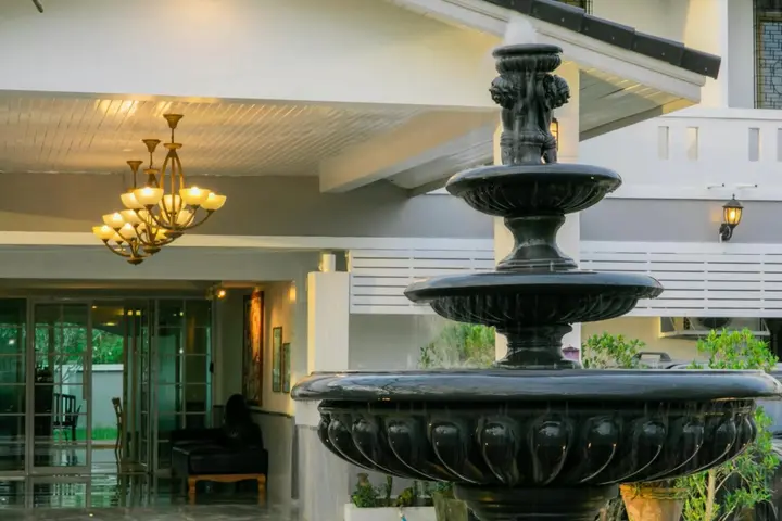 Чумпхон: The Mercy Hotel
