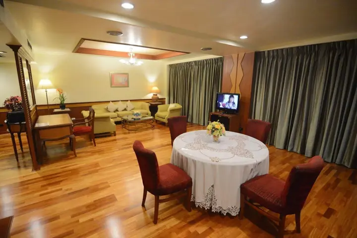 Удонтхани: Charoen Hotel