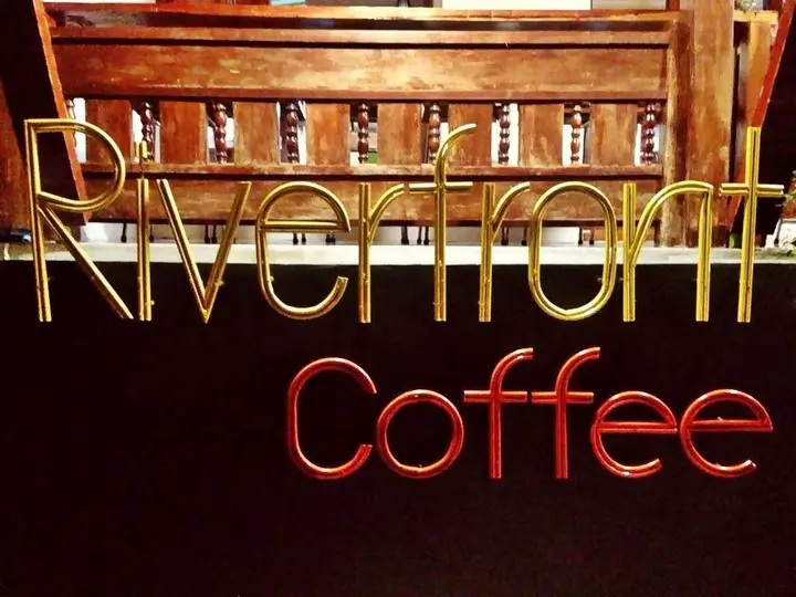 Мукдахан: Riverfront Hotel Mukdahan