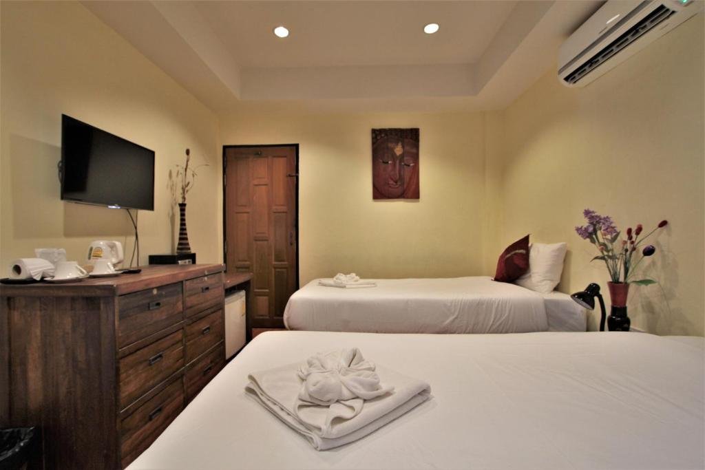 Муанг: Karon Beach Pool Hotel