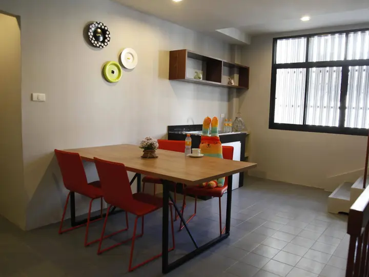 Муанг: OYO 501 At Night Hostel