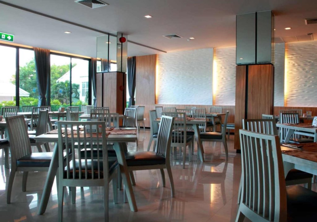 Кхонкэн: Mantra Varee Hotel