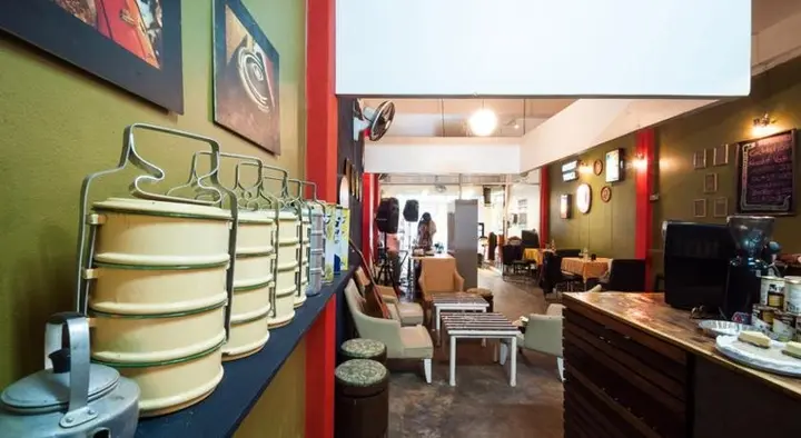 Муанг: Phuket Ghetto Child Hostel