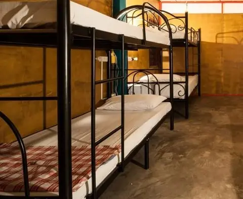 Муанг: Phuket Ghetto Child Hostel