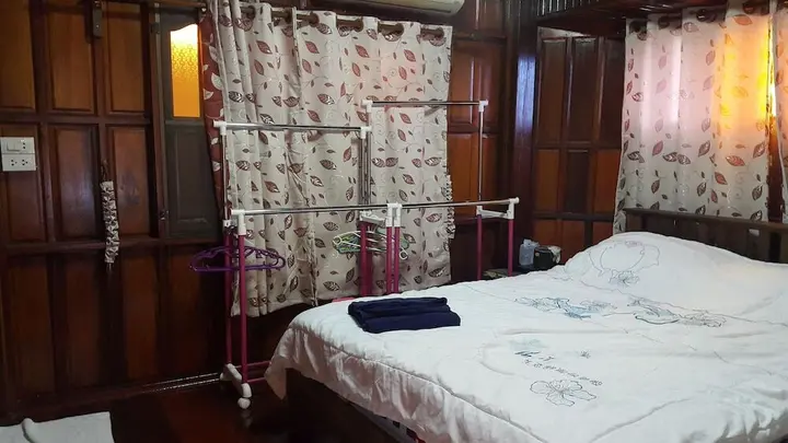 Сураттхани: Ruenthai Rimnam Resort