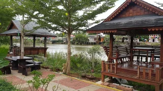 Сураттхани: Ruenthai Rimnam Resort