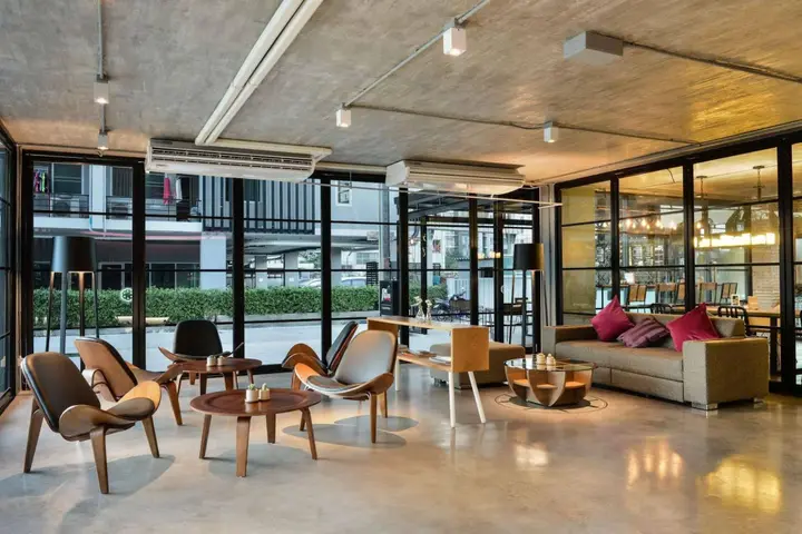 Бангкок: De Botan Srinakarin Hotel & Residence