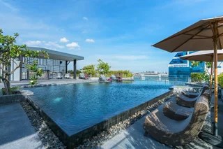 Бангкок: De Botan Srinakarin Hotel & Residence