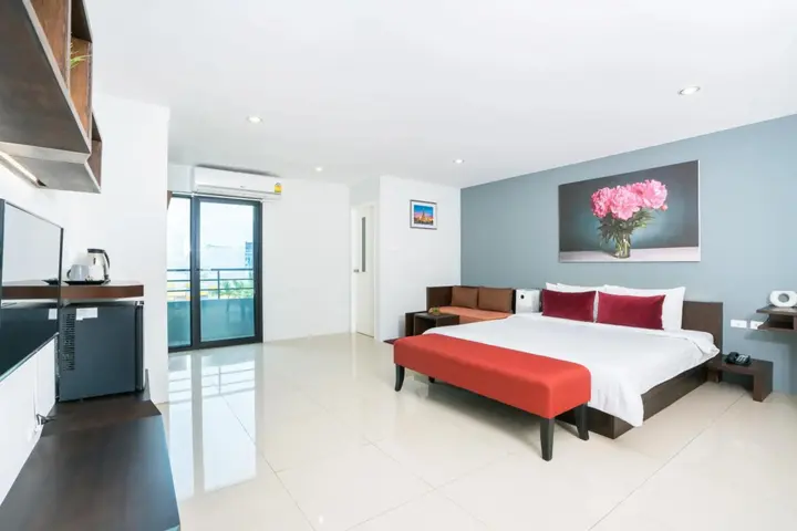 Бангкок: De Botan Srinakarin Hotel & Residence