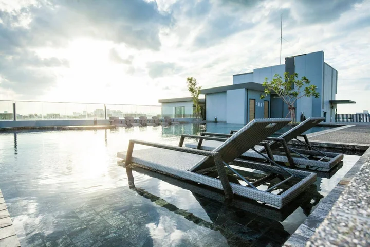 Бангкок: De Botan Srinakarin Hotel & Residence