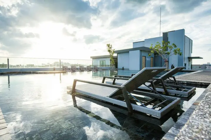 Бангкок: De Botan Srinakarin Hotel & Residence