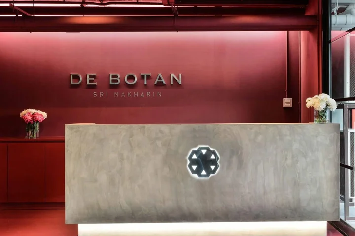 Бангкок: De Botan Srinakarin Hotel & Residence