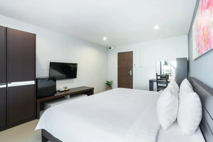 Бангкок: De Botan Srinakarin Hotel & Residence