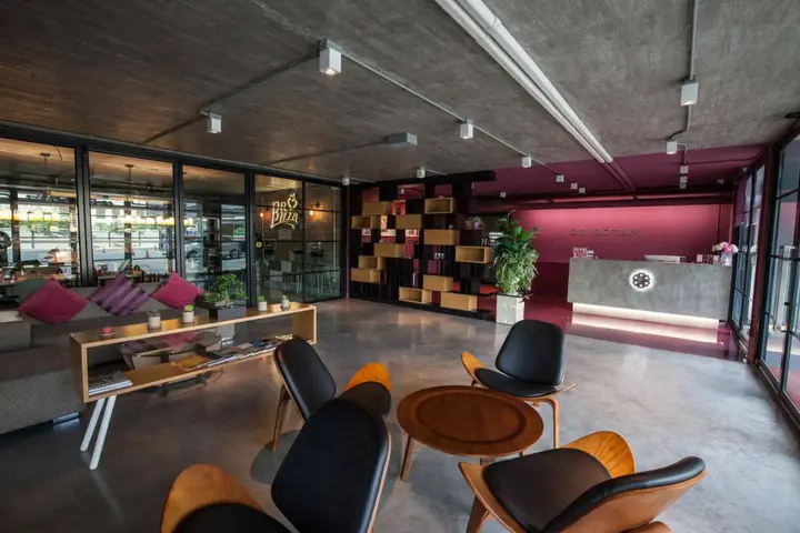Бангкок: De Botan Srinakarin Hotel & Residence