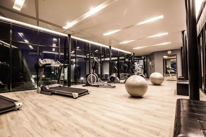 Бангкок: De Botan Srinakarin Hotel & Residence