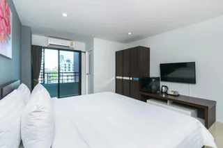 Бангкок: De Botan Srinakarin Hotel & Residence