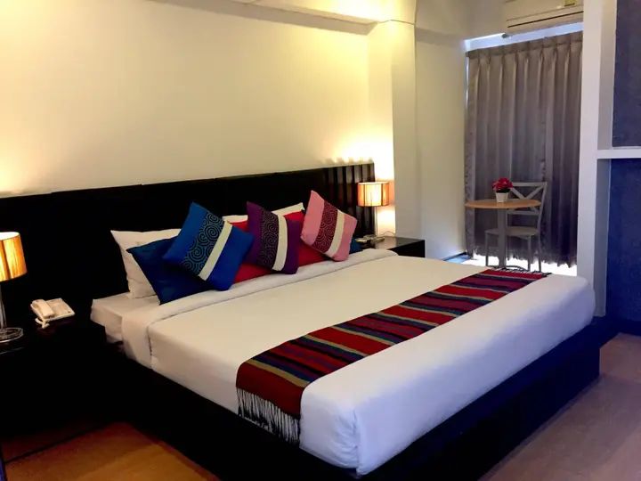 Кхонкэн: Charoenchit House