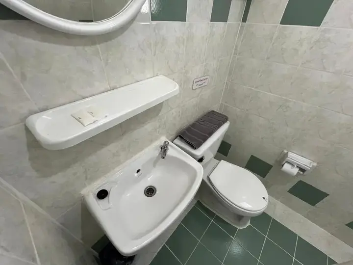 Кхонкэн: Charoenchit House