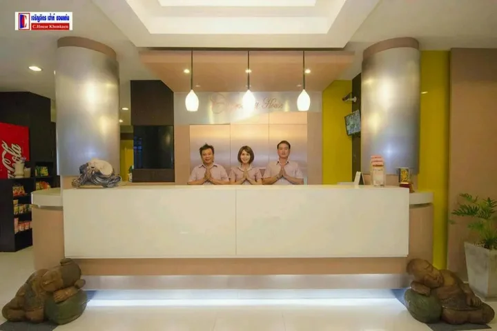 Кхонкэн: Charoenchit House