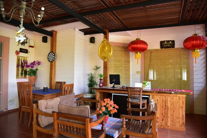 Нонг Нам Дэнг: Dusit Talai Resort