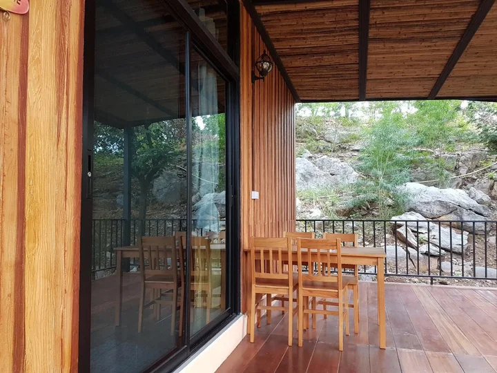 Нонг Нам Дэнг: Dusit Talai Resort