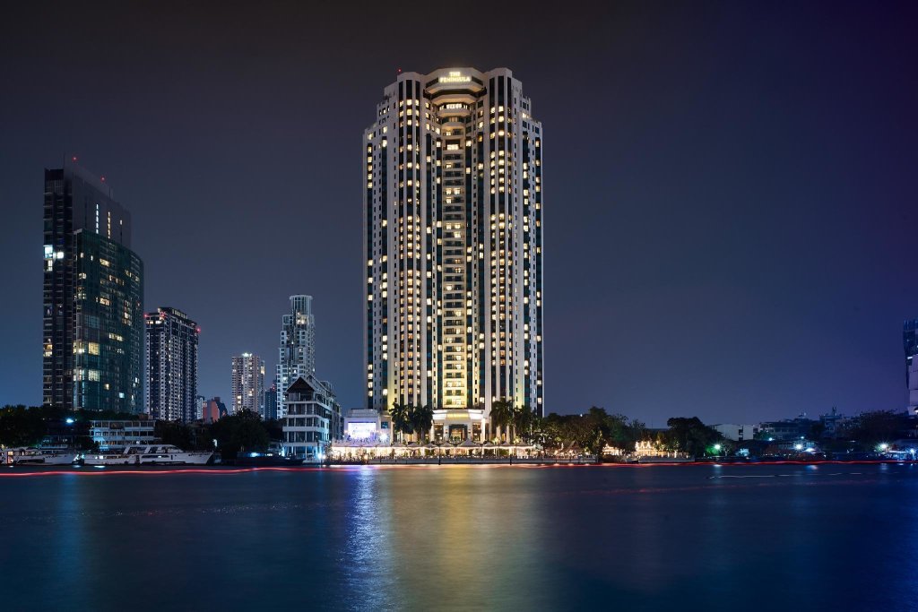 Бангкок: The Peninsula Bangkok