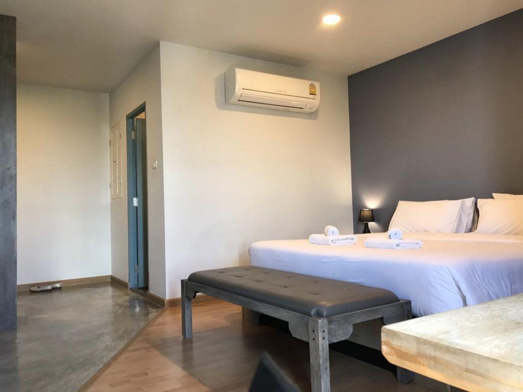 На Чом Тхиан: See also Jomtien