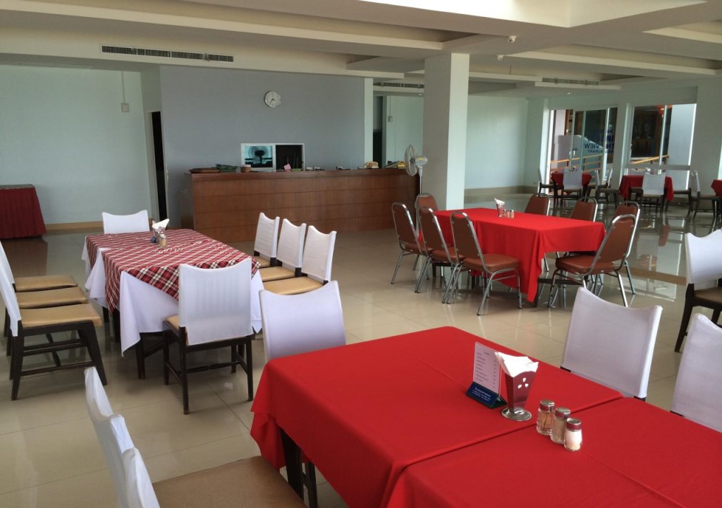 Прачуапкхирикхан: Hadthong Hotel