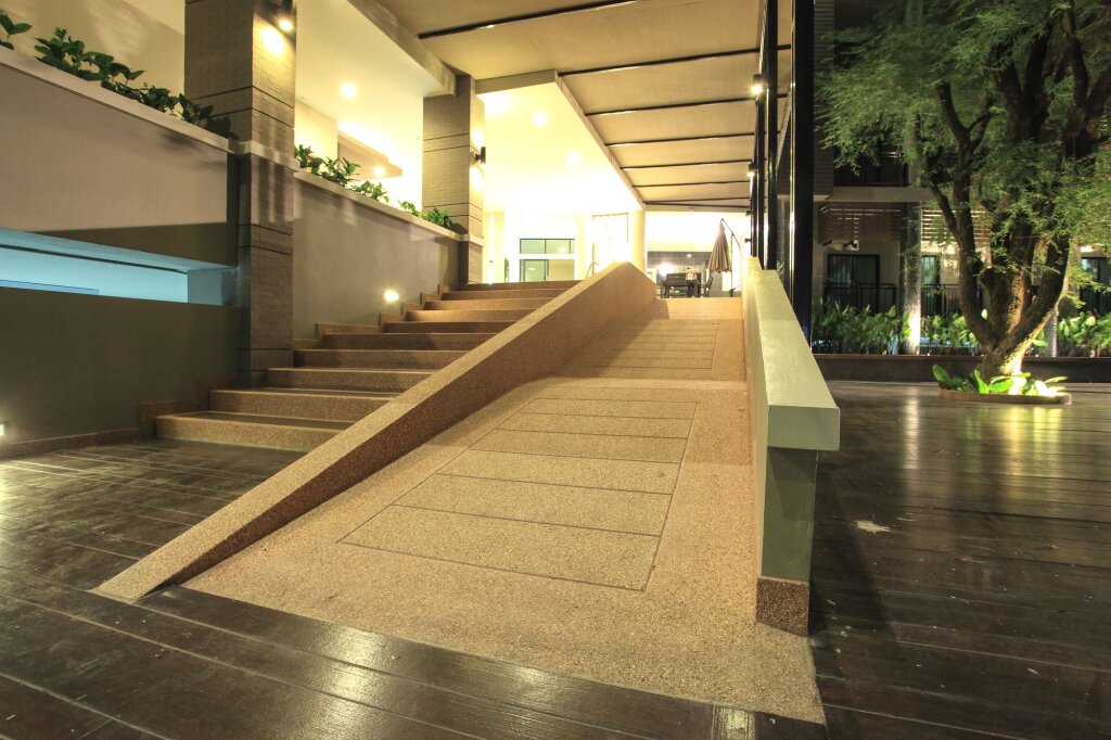 Кхлонг-Янг: Romyen Garden Place