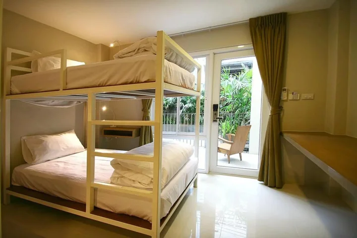 Бангкок: CHERN Bangkok