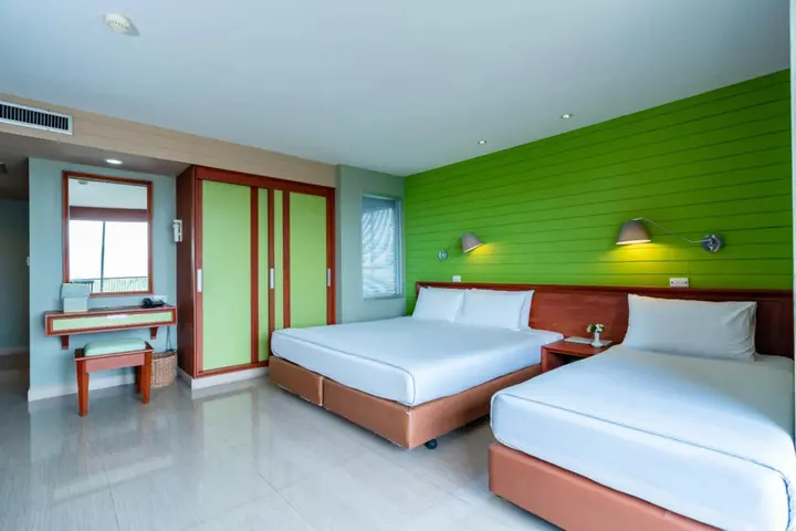 Чаам: Long Beach Cha-Am Hotel