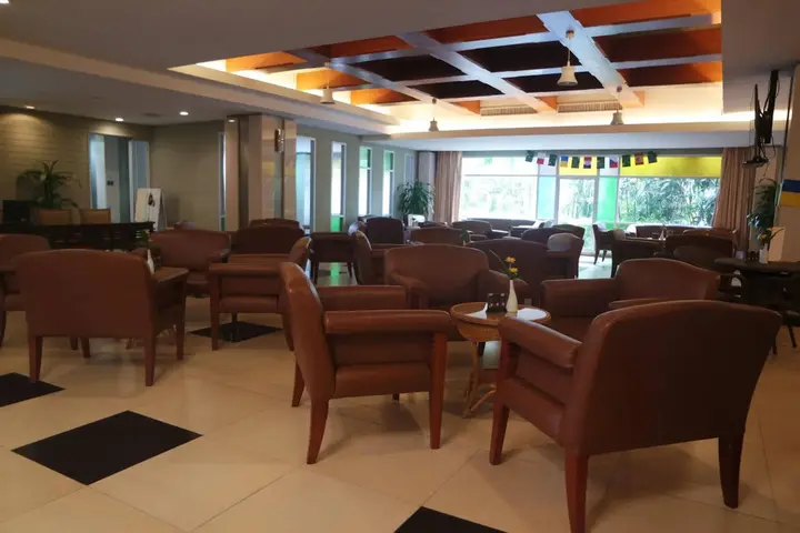 Чаам: Long Beach Cha-Am Hotel