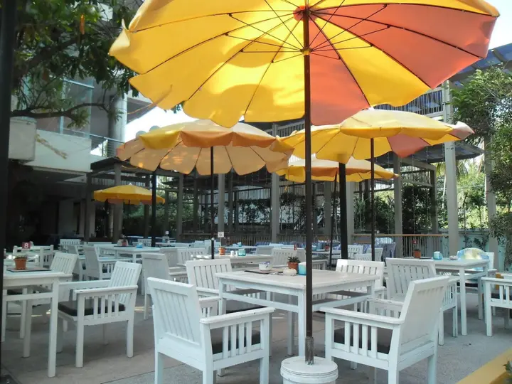 Чаам: Long Beach Cha-Am Hotel