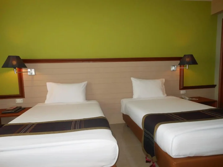 Чаам: Long Beach Cha-Am Hotel
