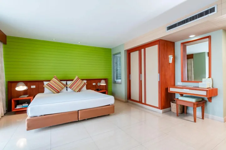 Чаам: Long Beach Cha-Am Hotel